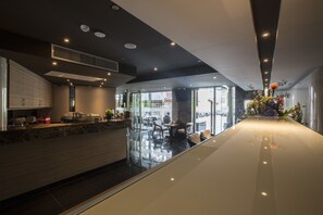 Daily continental breakfast for a fee - Serenotel Pattaya Beach Front (Pattaya)