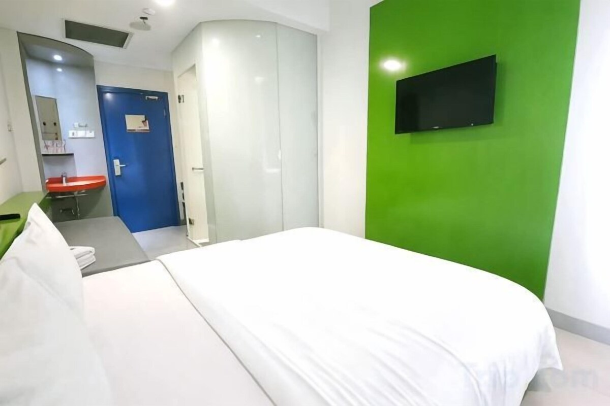Coffres-forts dans les chambres, Wi-Fi gratuit, draps fournis