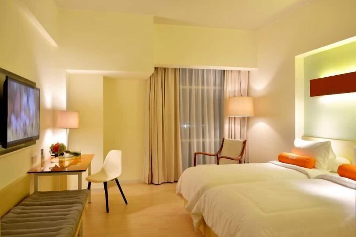 Minibar, in-room safe, desk, soundproofing
