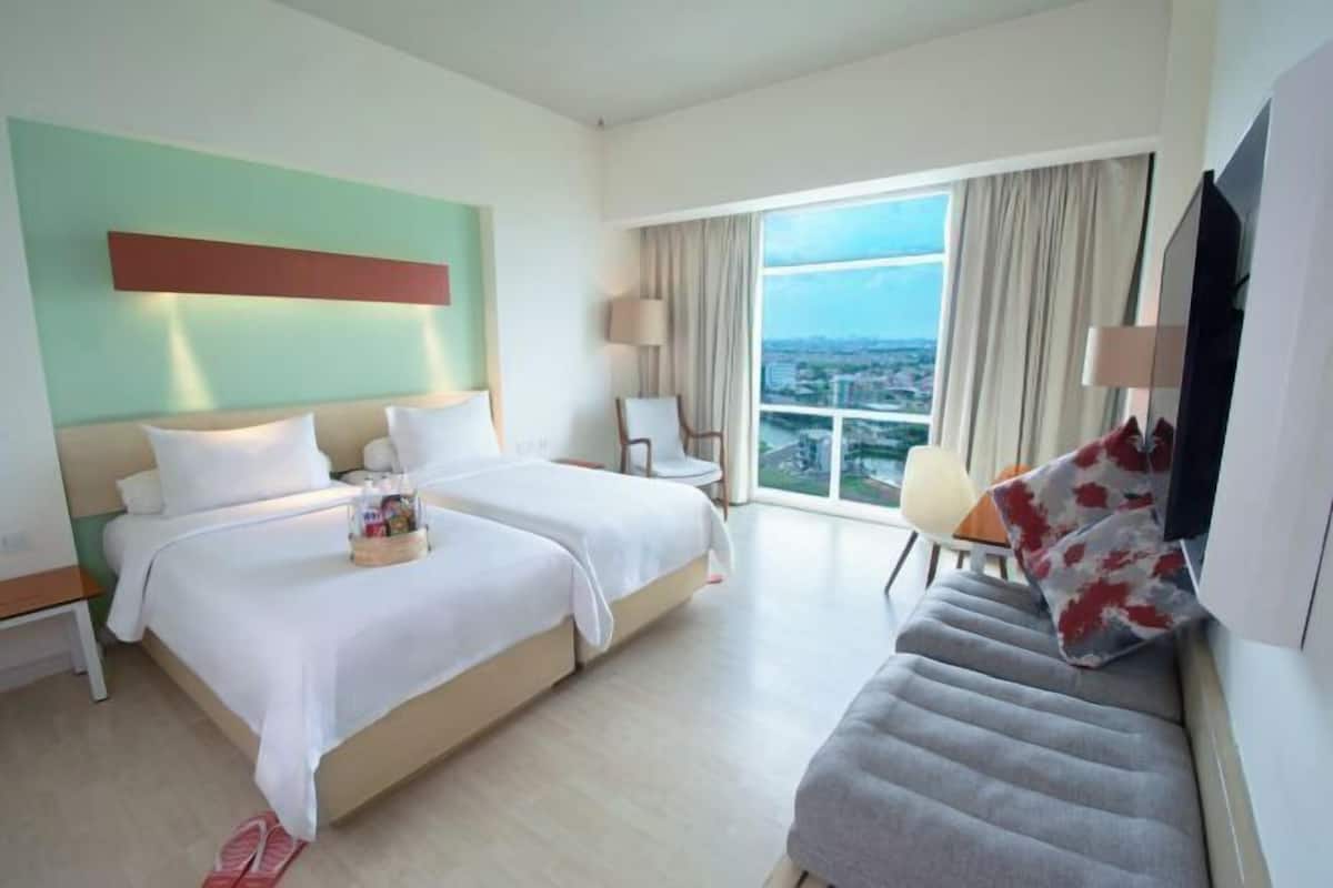 Minibar, in-room safe, desk, soundproofing