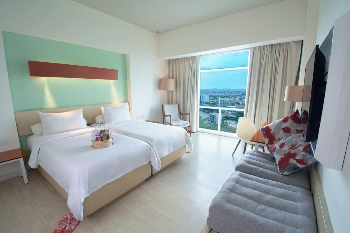 Room (HARRIS VIEW) | Minibar, in-room safe, desk, soundproofing