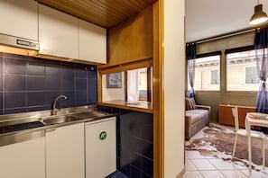 Apartment, 1 Schlafzimmer (V.Appia Nuova 37 with washing machine) | Eigene Kochnische