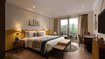 One Bedroom Royal Apartment | Premium bedding, minibar, in-room safe, desk