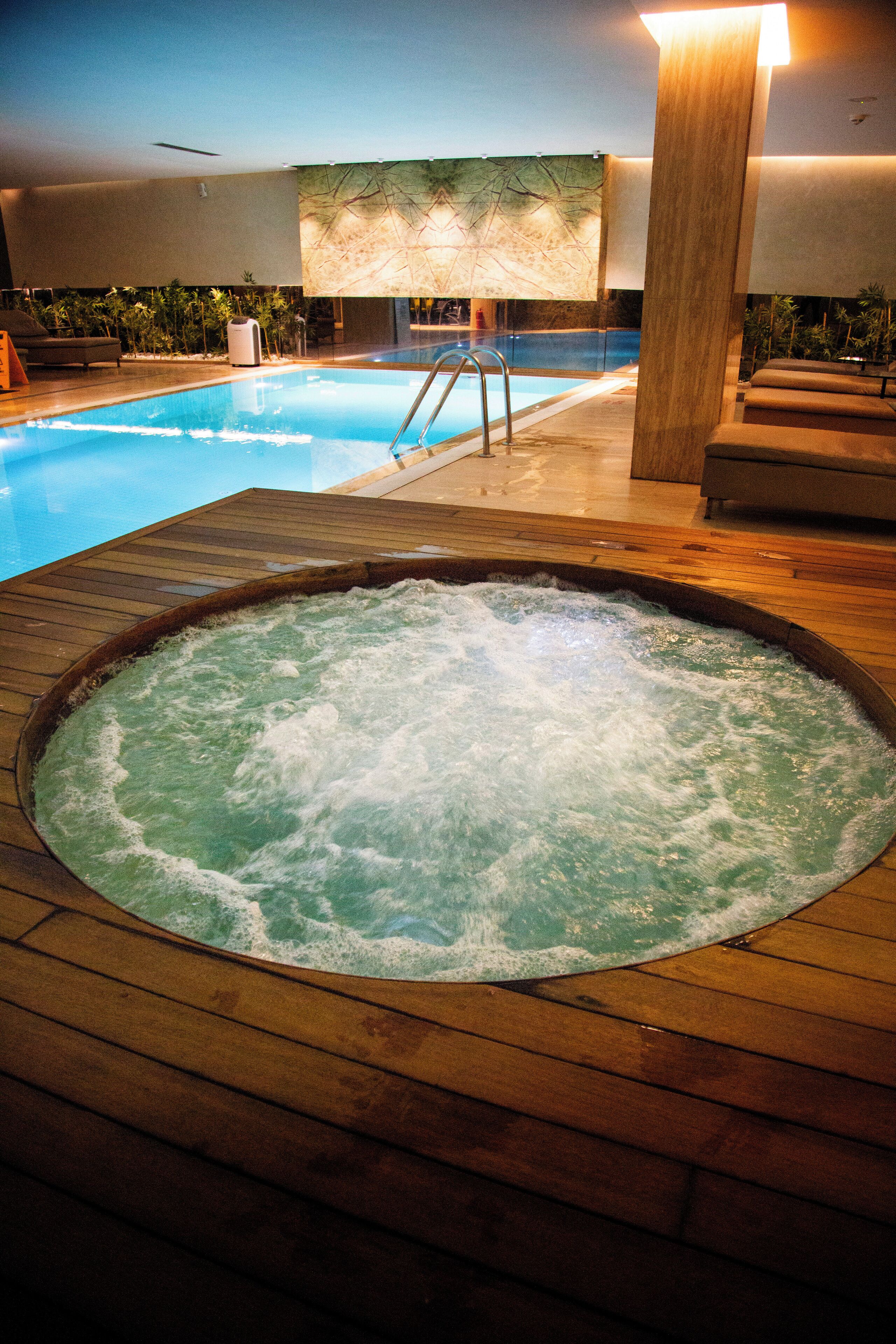 couples treatment room(s), sauna, hot tub, steam room