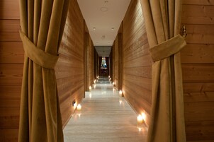 Couples treatment rooms, sauna, hot tub, steam room, Turkish bath
