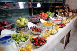 Free daily buffet breakfast