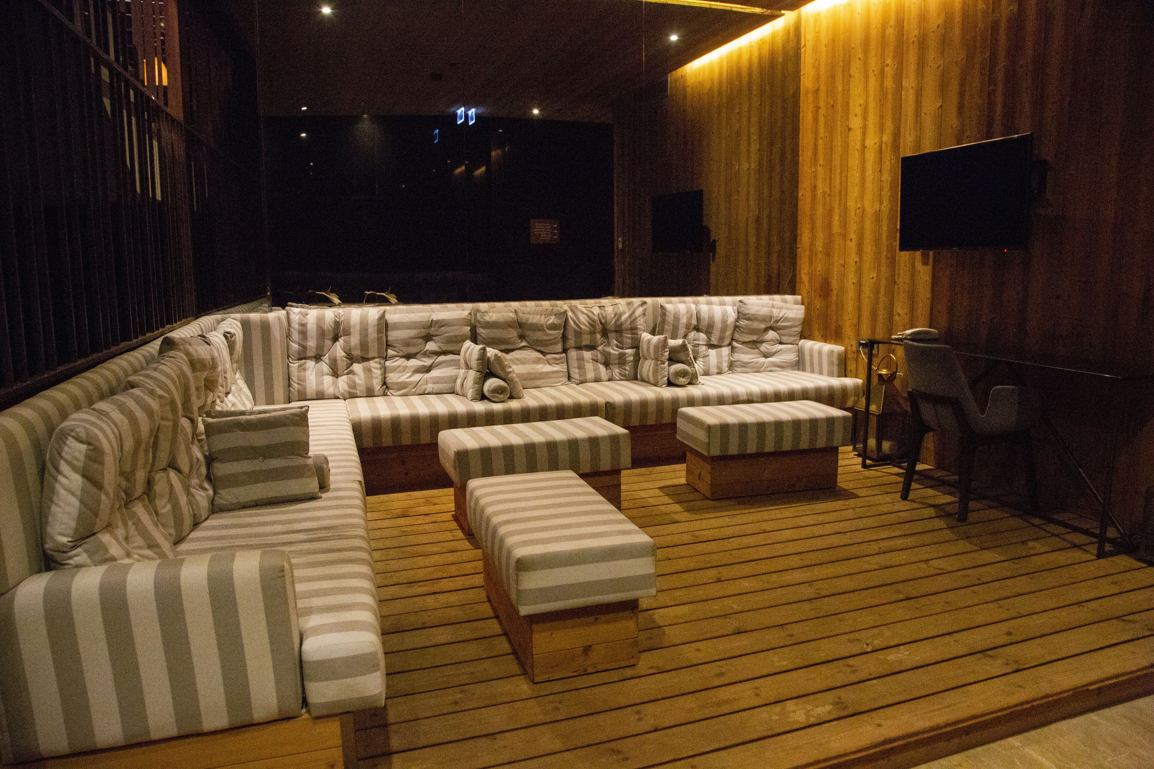 couples treatment room(s), sauna, hot tub, steam room