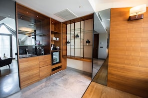 Superior tweepersoonskamer, 1 slaapkamer, roken | Italiaanse Frette-lakens, luxe beddengoed, een minibar