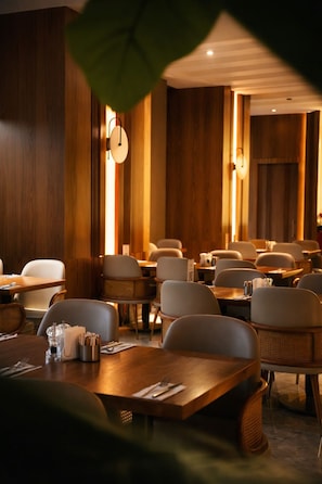 Breakfast, lunch and dinner served  - Dosso Dossi Hotels & Spa Downtown (Istanbul)