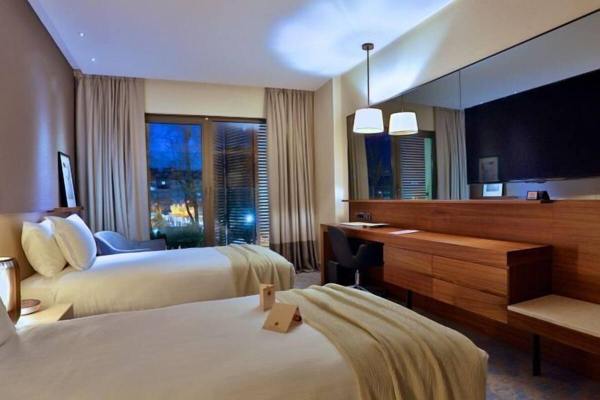 Frette Italian sheets, premium bedding, minibar, in-room safe