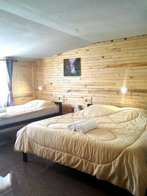 Safe på rommet, lydisolert, wi-fi (inkludert) og sengetøy