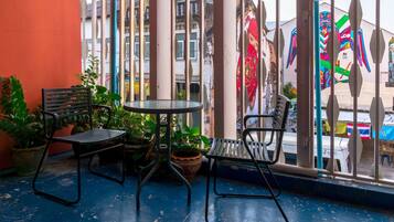 Deluxe Room, 1 King Bed, Balcony | Terrace/patio