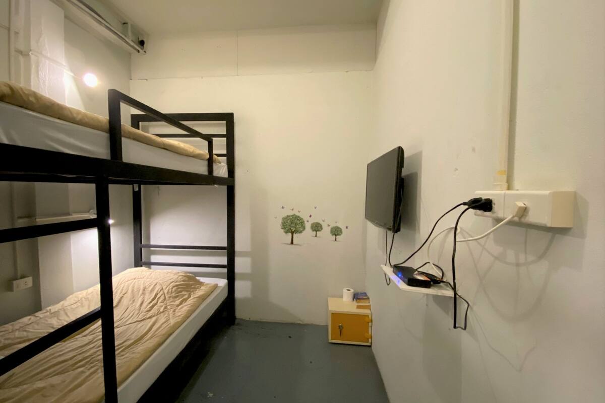Standaard Twin kamer, niet-roken, privébadkamer | Een kluis op de kamer, geluiddichte muren, gratis wifi, beddengoed