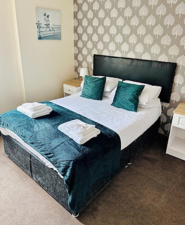 Double Room. The Minworth Club & Lodge