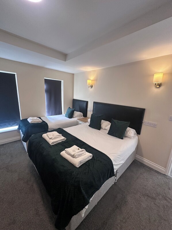 Basic Studio Suite | 1 bedroom, desk, blackout drapes, free WiFi