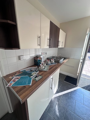 Basic Studio Suite | 1 bedroom, desk, blackout curtains, free WiFi