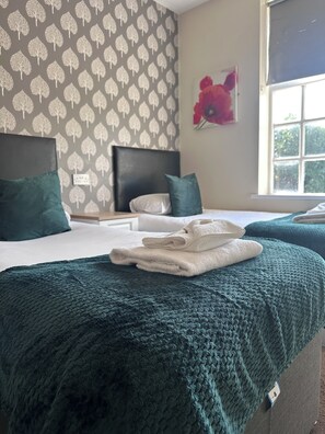 Basic-Doppel- oder -Zweibettzimmer