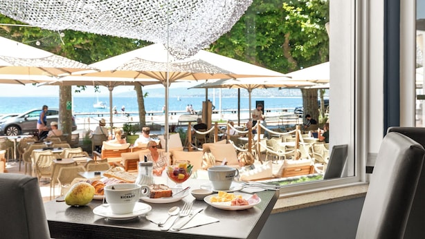 Desayuno buffet todos los días (con cargo)
