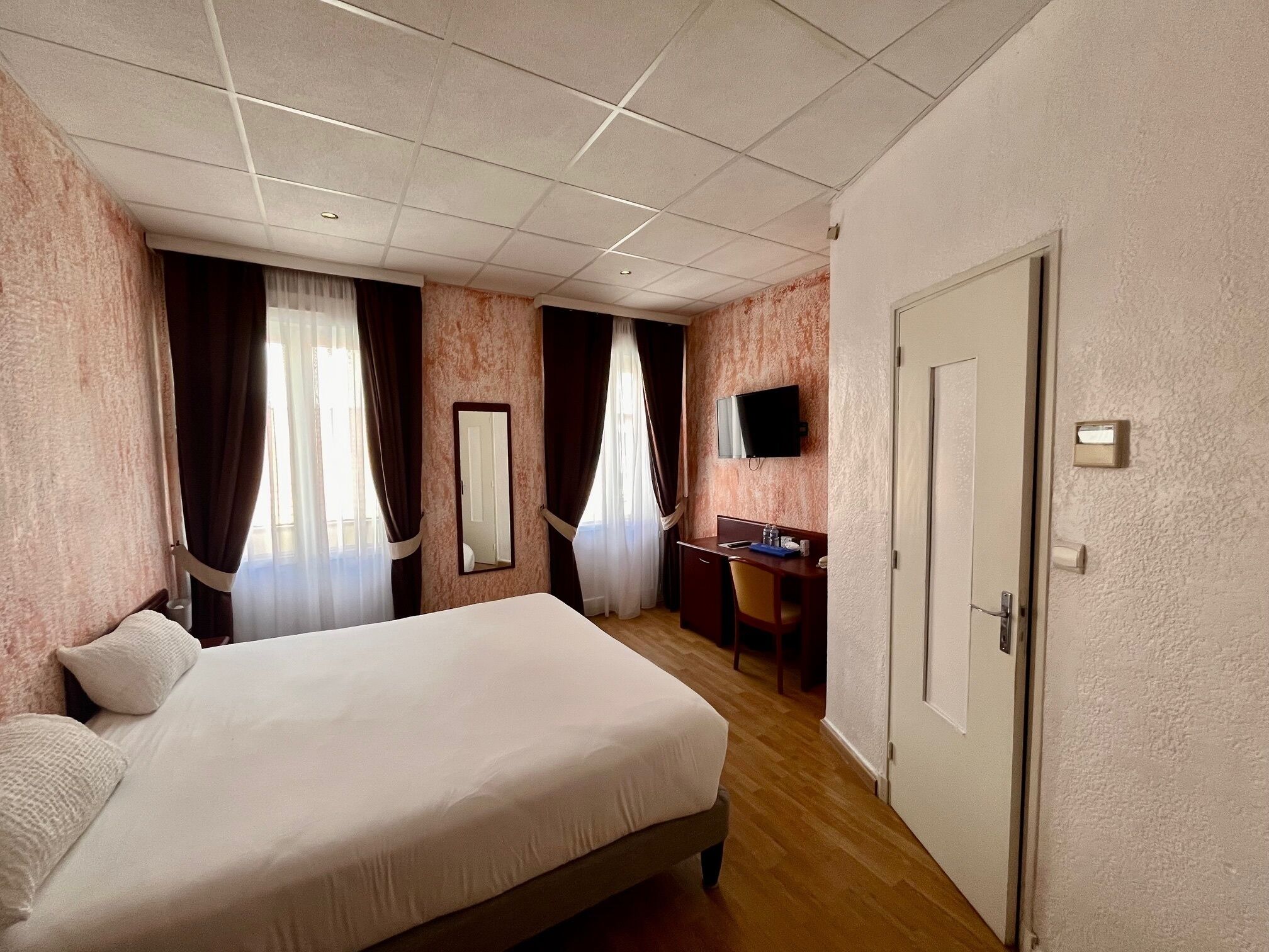 In-room safe, desk, blackout curtains, soundproofing