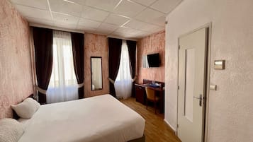 In-room safe, desk, blackout curtains, soundproofing