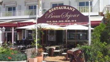 Façade de l’hébergement - soirée/nuit