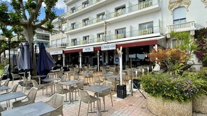 Lunch, dinner served; French cuisine, al fresco dining 