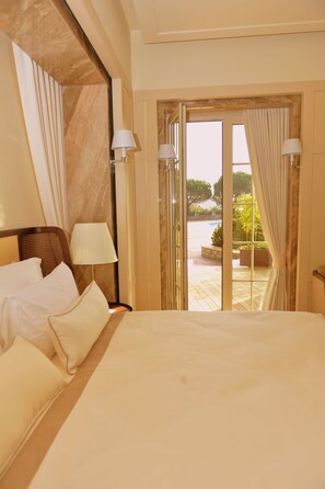 Premium bedding, down duvets, pillow-top beds, minibar