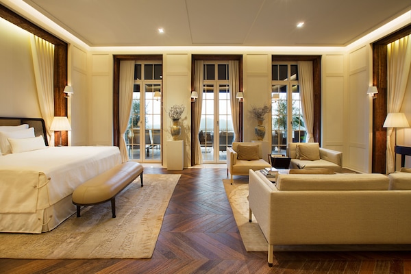 Ropa de cama de alta calidad, cubrecamas y colchones con pillow-top