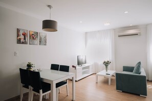 Gold One Bedroom Apartment | In-room safe, desk, soundproofing, free WiFi - Song Hung 1 Hotel & Serviced Apartments (Ho Chi Minh City)