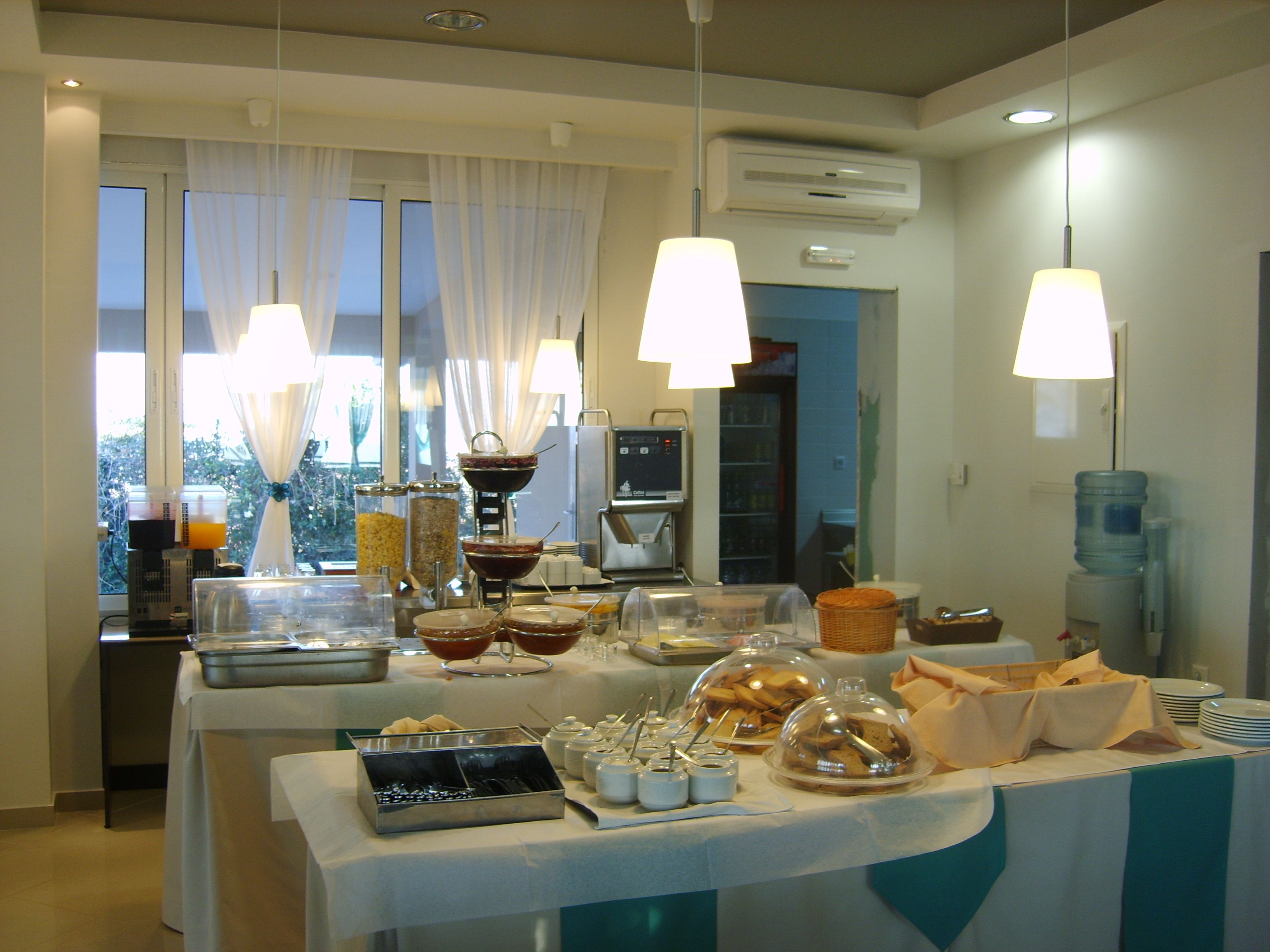 Breakfast, lunch, dinner served; Greek cuisine 