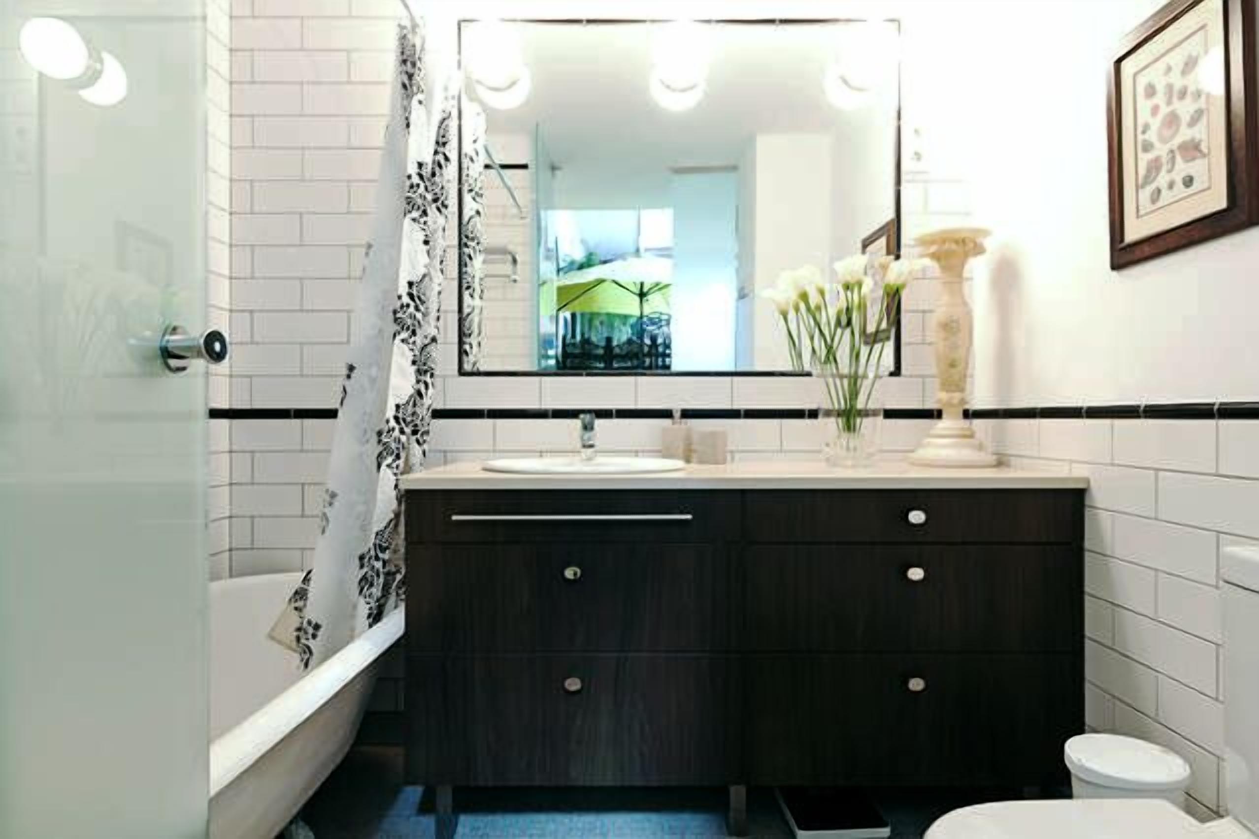 loft, 4 bedrooms | bathroom | hair dryer, towels