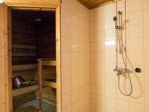 Appartement, sauna | Douche de la salle de bain