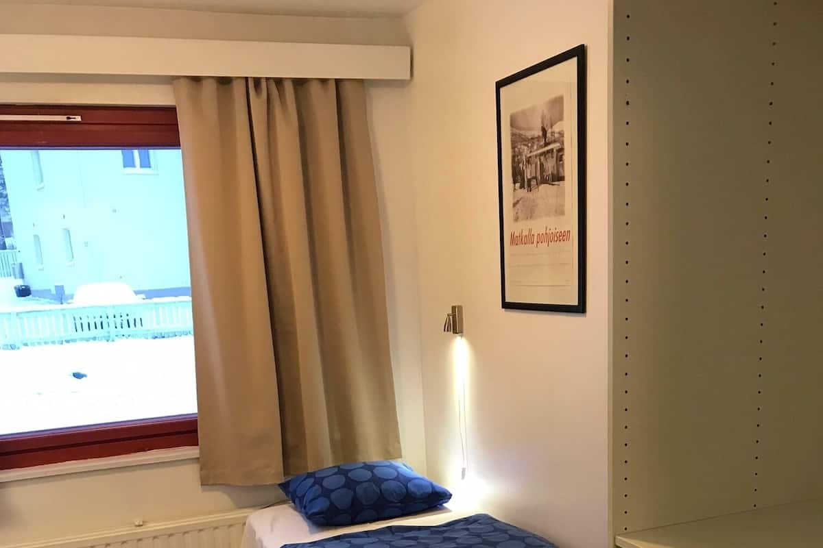 Single Room | Desk, blackout drapes, WiFi (free), bed sheets
