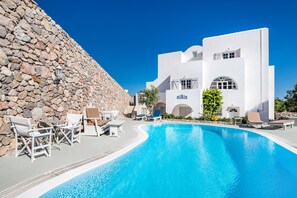 Exterior - LavaRock Villa (Santorini)