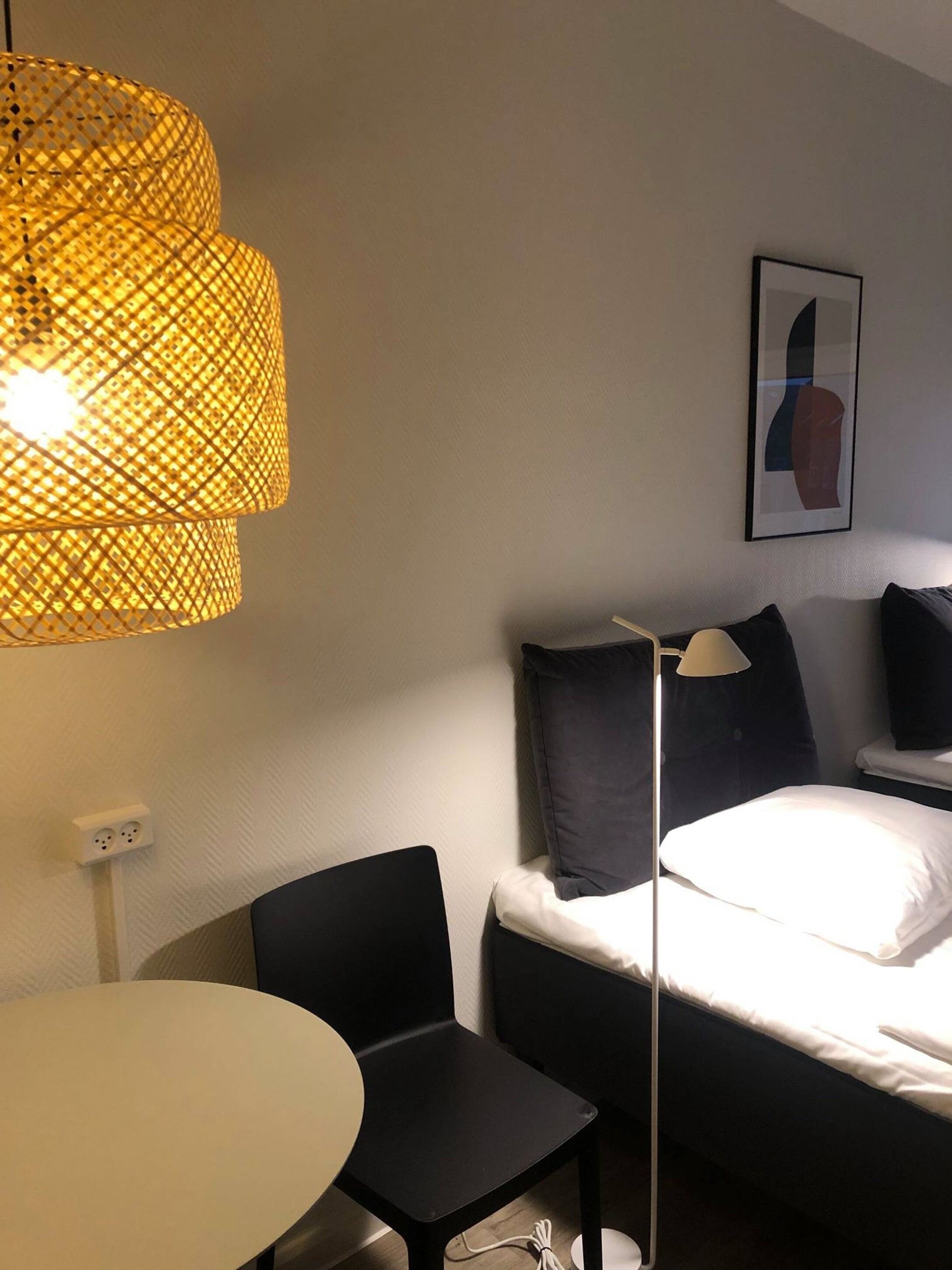 free wifi, bed sheets