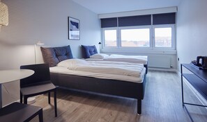 Twin Room | Free WiFi, bed sheets - Harbour Living by Jutlandia (Frederikshavn)