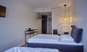 Twin Room, Sea View | Free WiFi, bed sheets