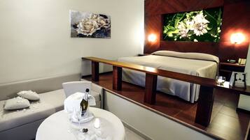 Deluxe Double Room | Premium bedding, minibar, in-room safe, desk