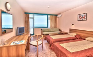 1 chambre, coffres-forts dans les chambres, bureau, draps fournis