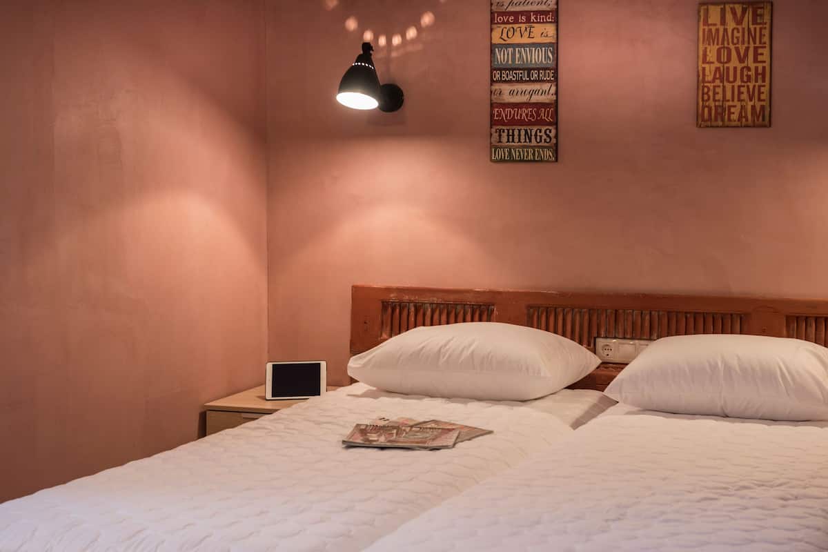 Doppel- oder Zweibettzimmer
