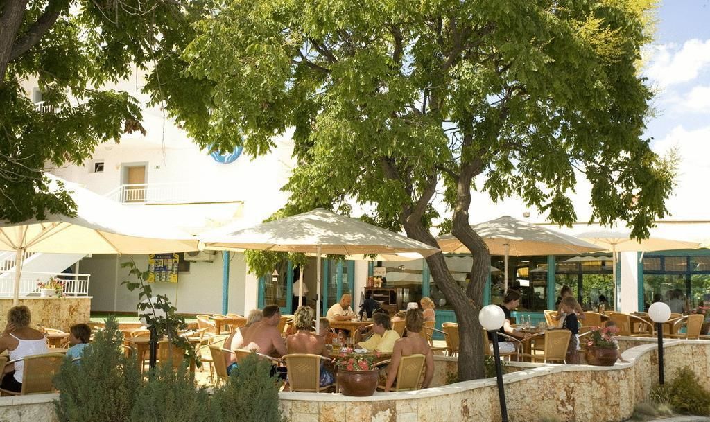 Children’s play area – outdoor