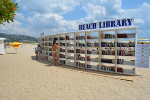 On the beach, white sand, scuba diving - Hotel Laguna Beach (Albena)