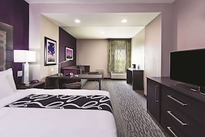 Room, 1 King Bed, Accessible, Non Smoking | Premium bedding, desk, blackout curtains, iron/ironing board