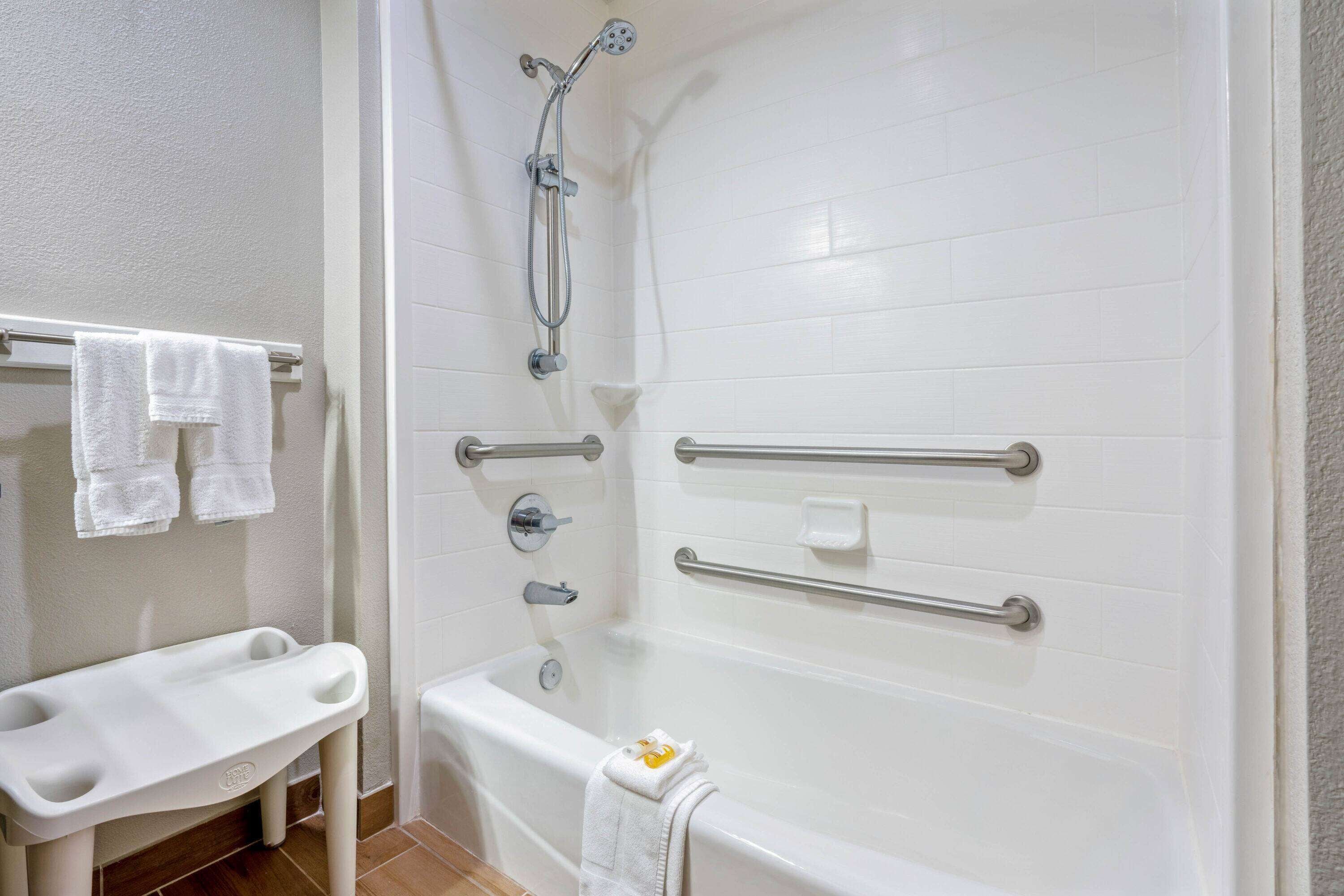 Zimmer, 1 King-Bett, barrierefrei, Nichtraucher | Badezimmer
