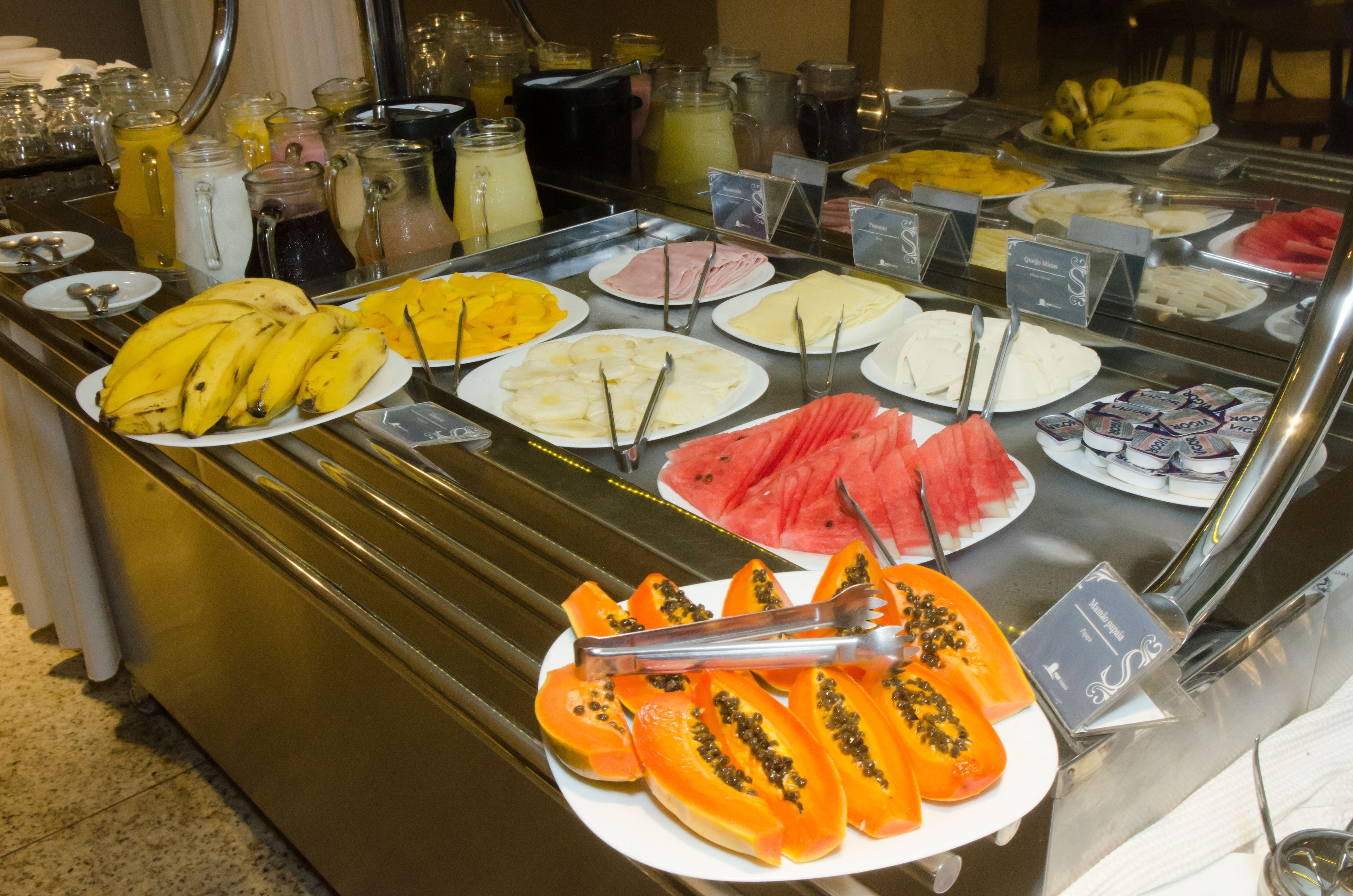 Desayuno continental gratuito y diario