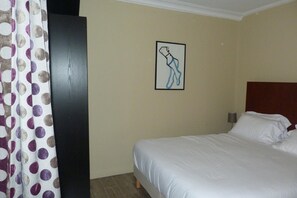 Wifi gratis y ropa de cama