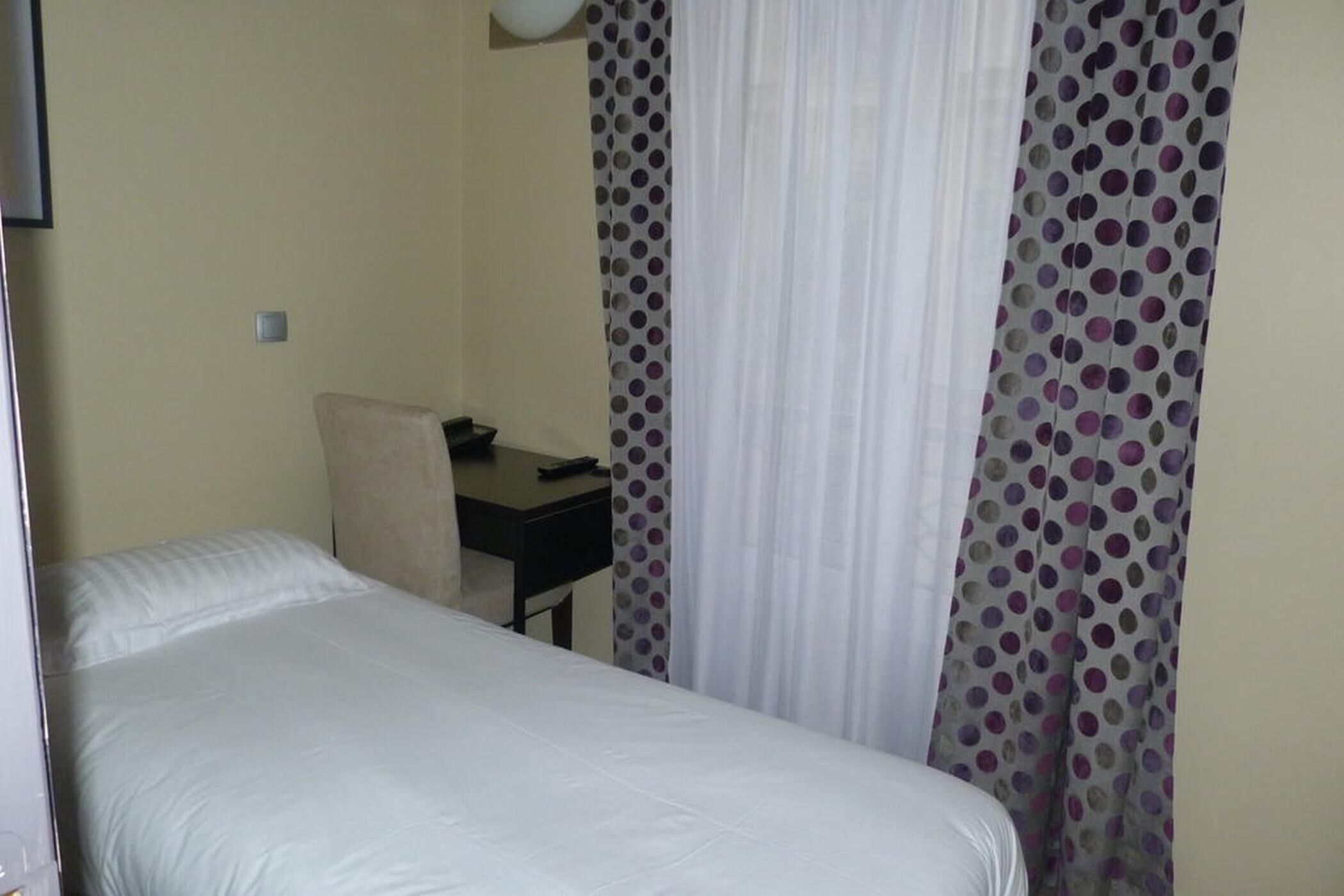 Wifi gratis y ropa de cama 