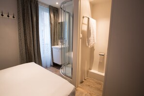 싱글룸 | 욕실 | 샤워 시설, 헤어드라이어, 타월