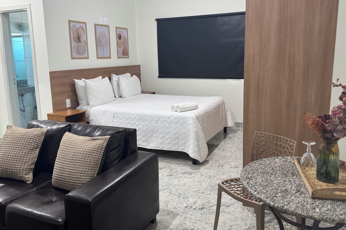 Superior Double Room | 1 bedroom, premium bedding, minibar, desk