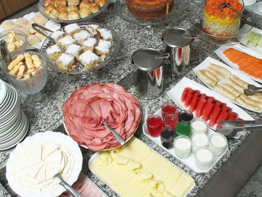 Comida y bebida